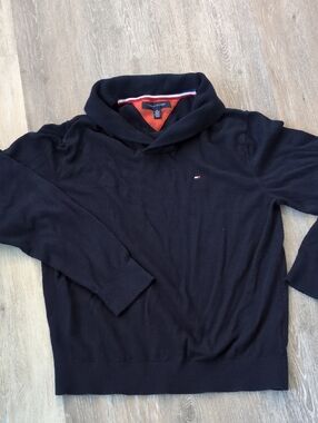 Tommy Hilfiger Men’s Navy Blue Sweater with Red Trim Detail